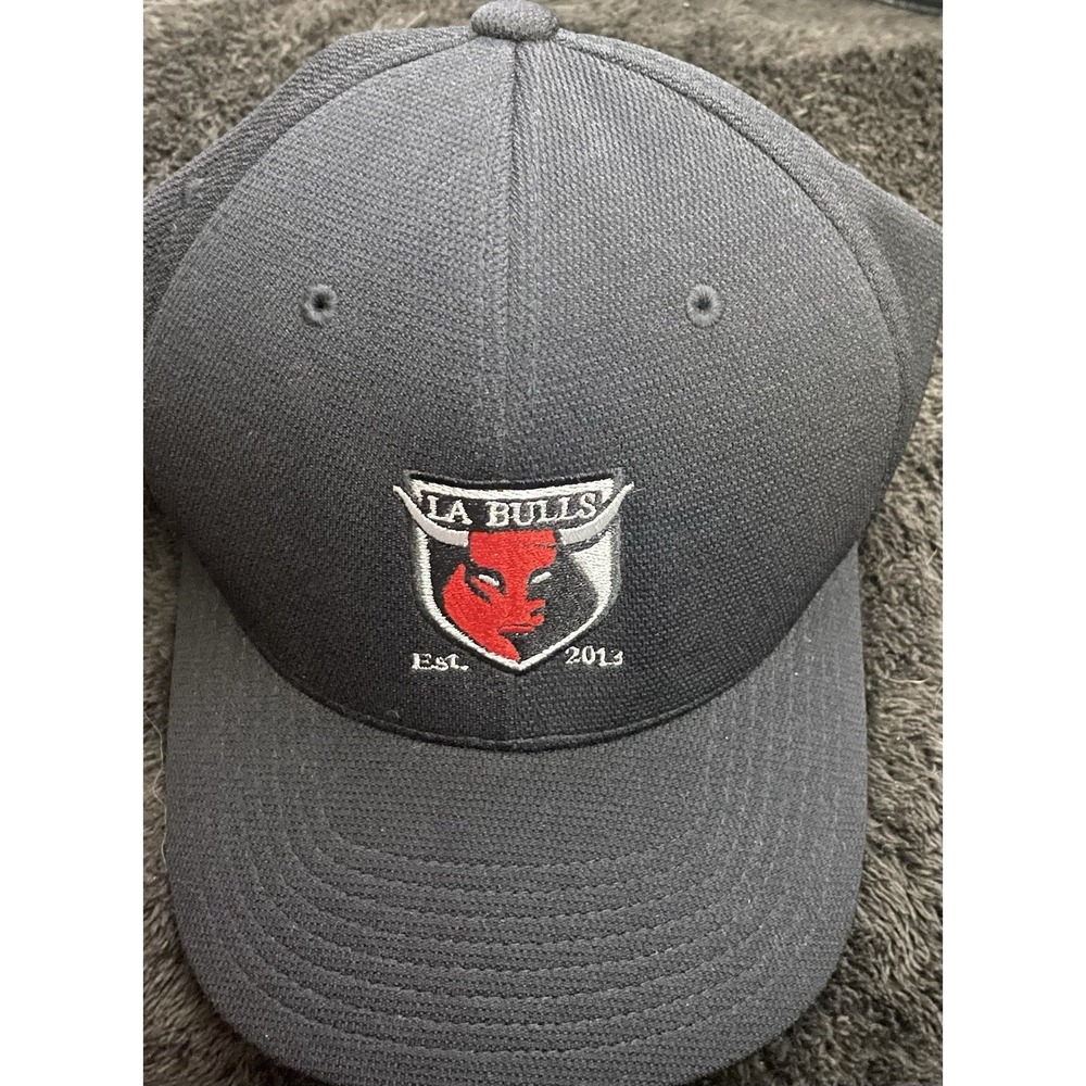 LA Bulls Black & Red Embroidery, Fitted Flex Fit S/M Hat New